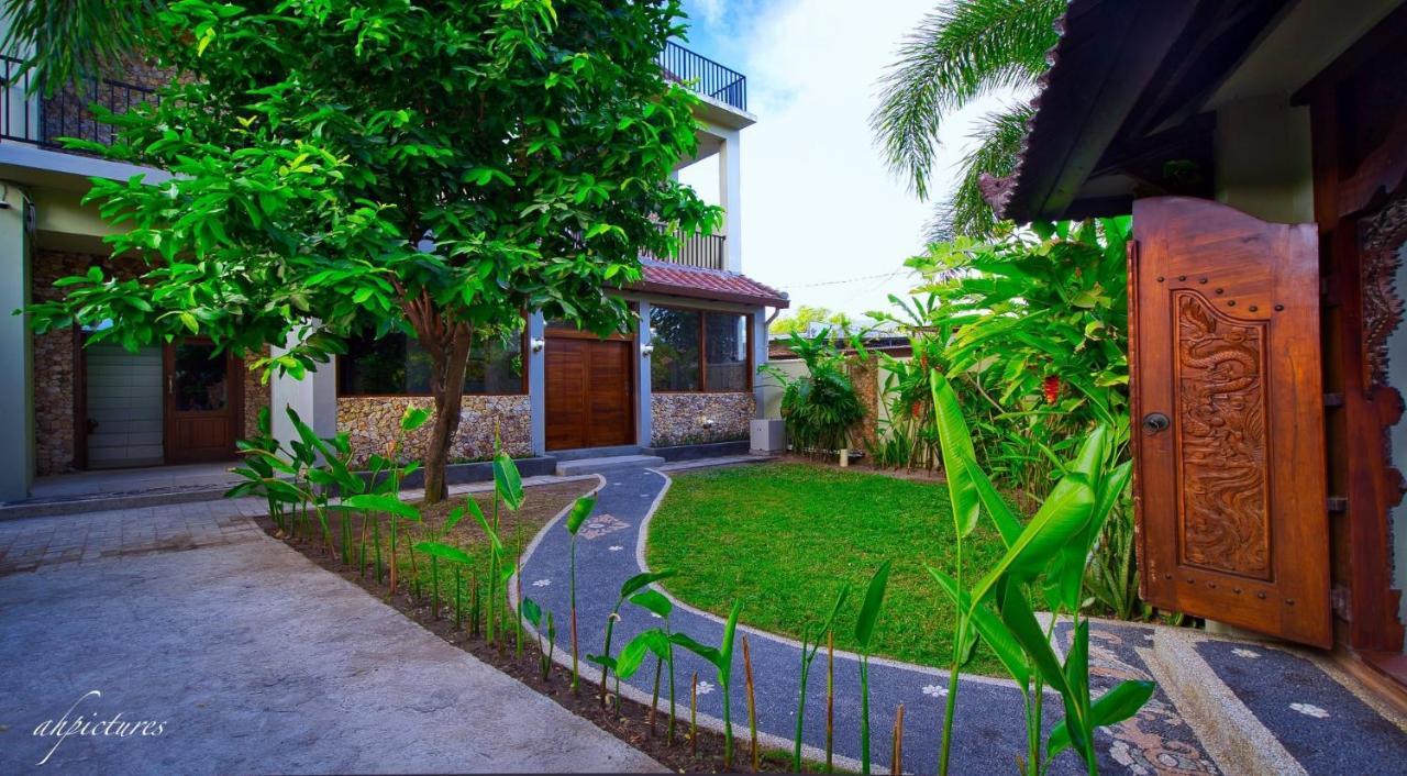 Готель Dalai Tropical Kuta  Екстер'єр фото