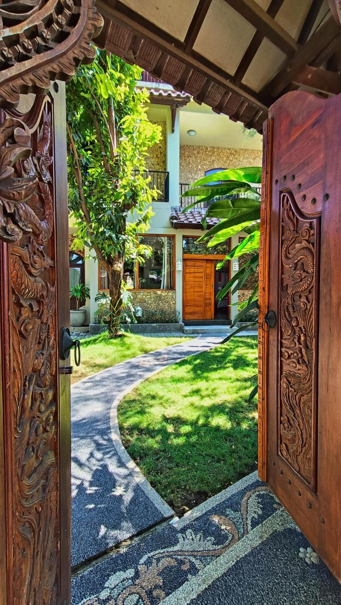 Готель Dalai Tropical Kuta  Екстер'єр фото