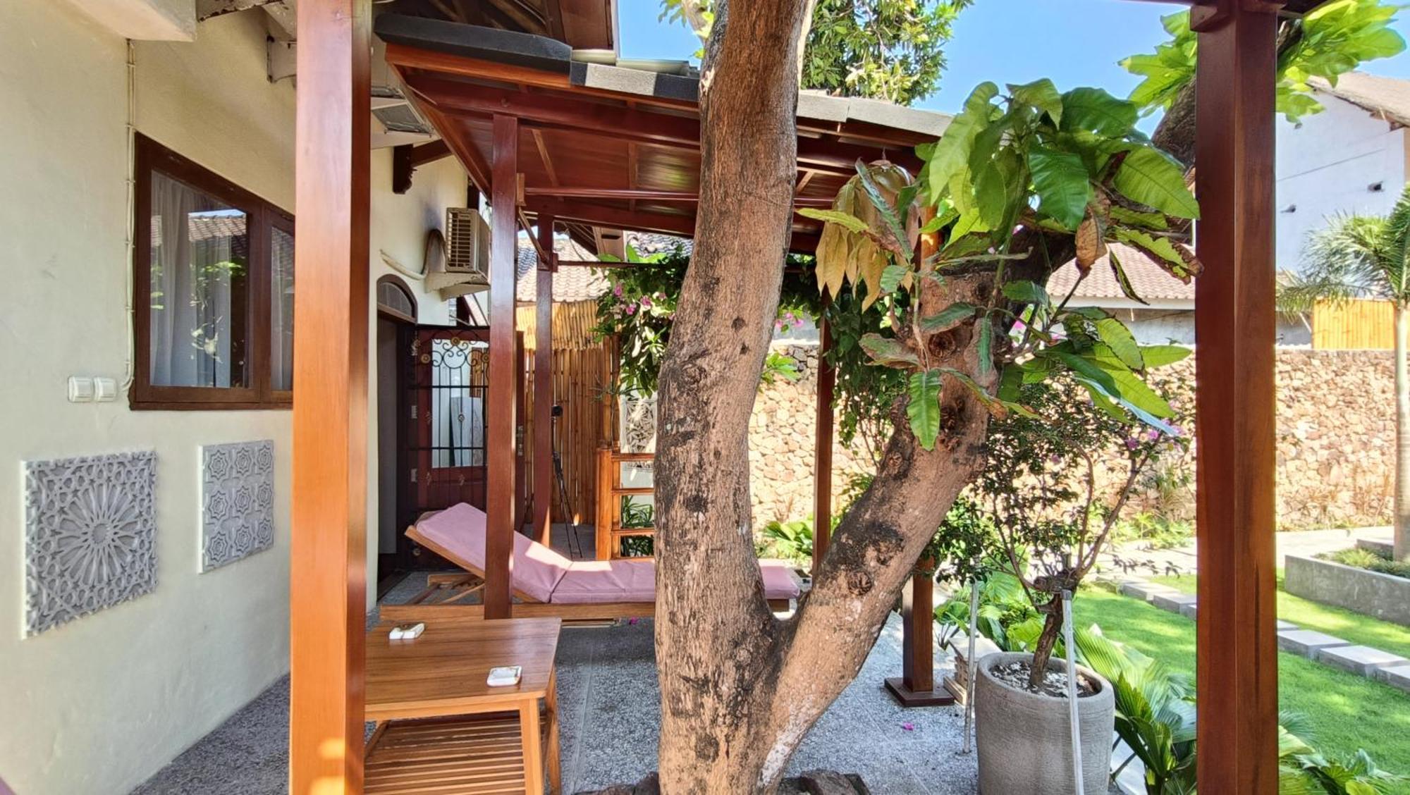 Готель Dalai Tropical Kuta  Екстер'єр фото