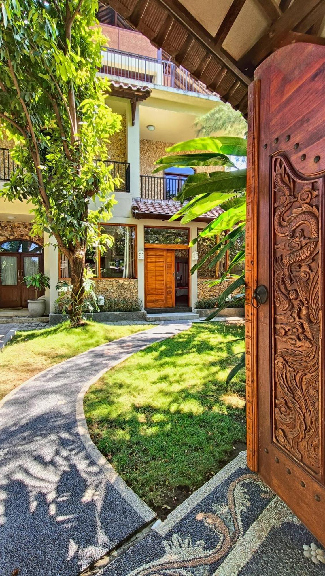 Готель Dalai Tropical Kuta  Екстер'єр фото