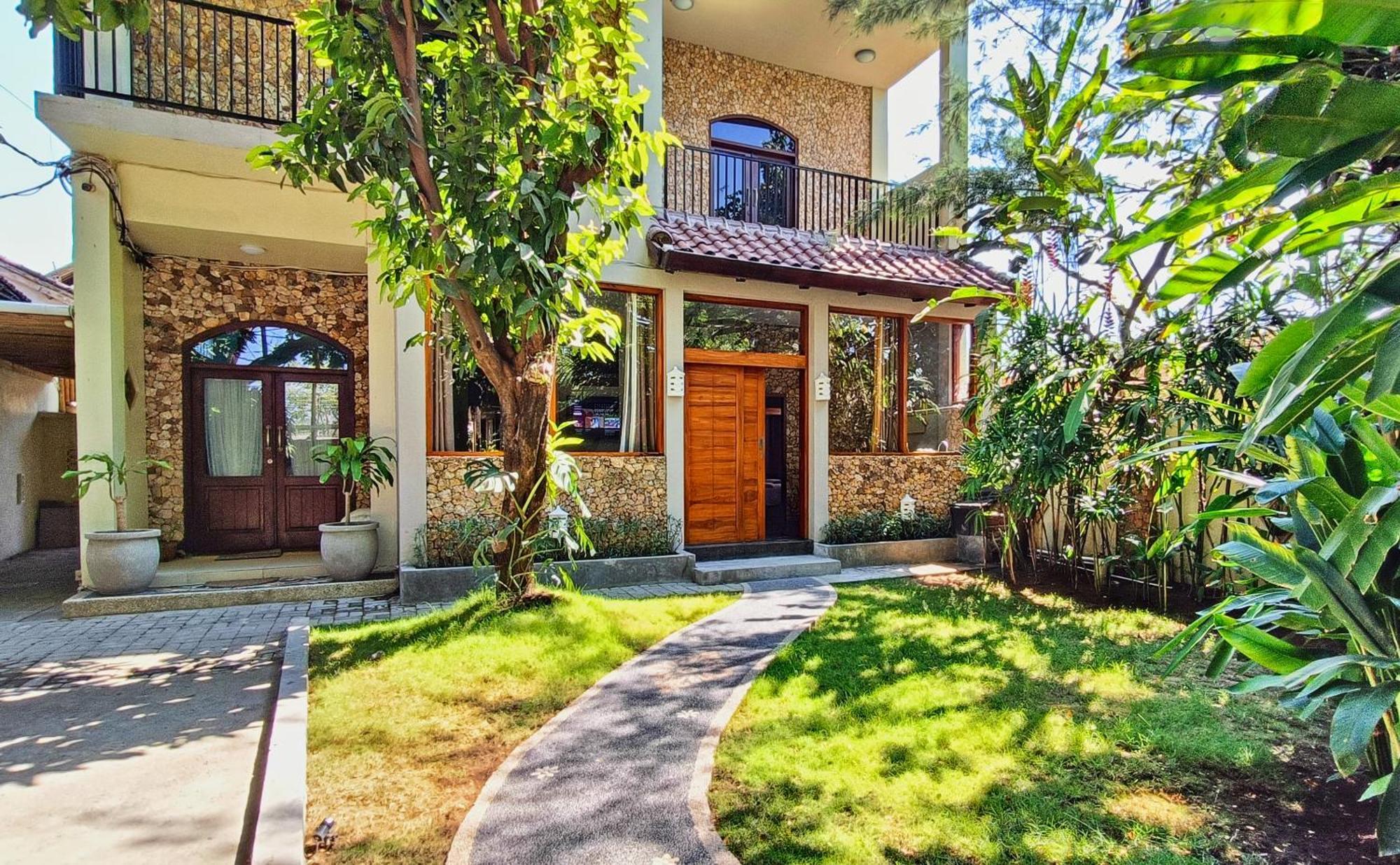 Готель Dalai Tropical Kuta  Екстер'єр фото